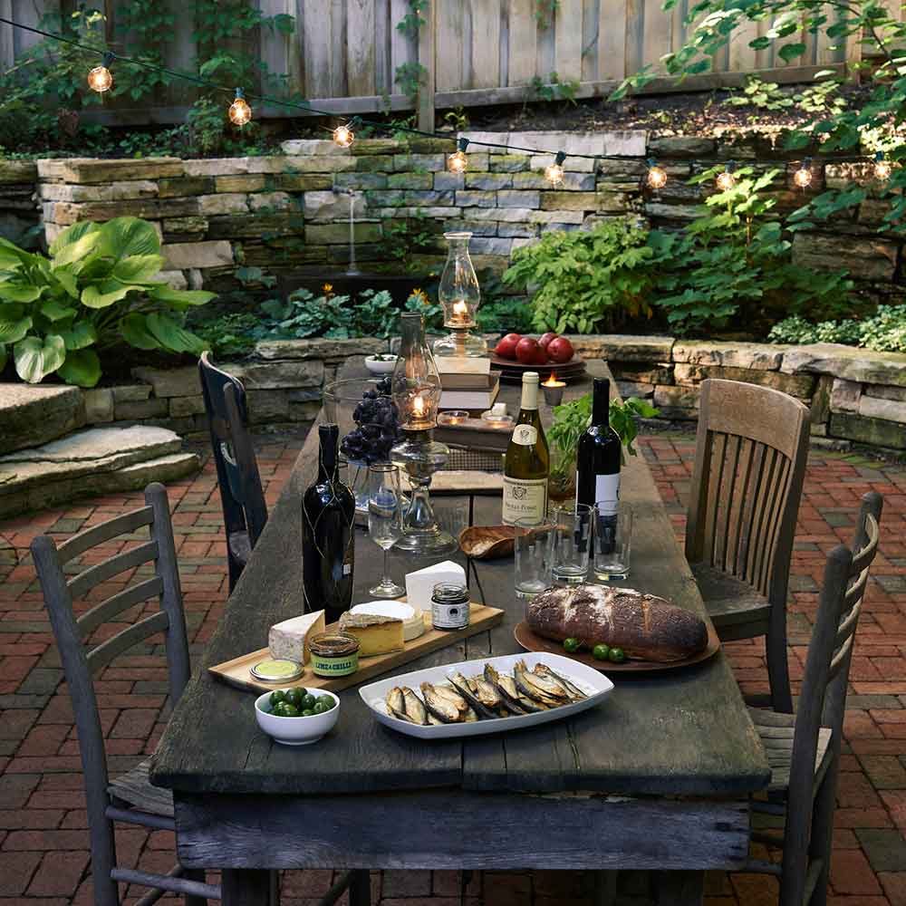 Outdoor Dining: A Must for Backyard Hardscape Design