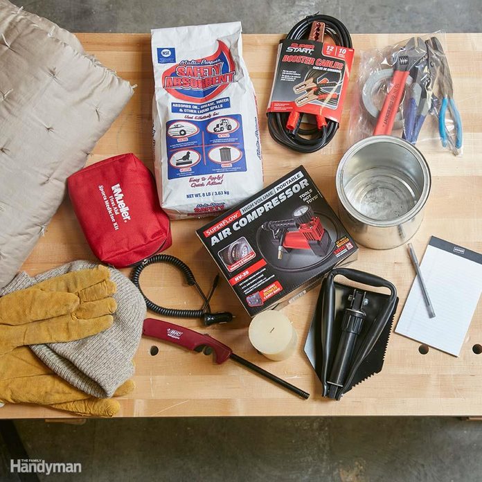 WINTEREMERGENCY_001-3 car survival kit