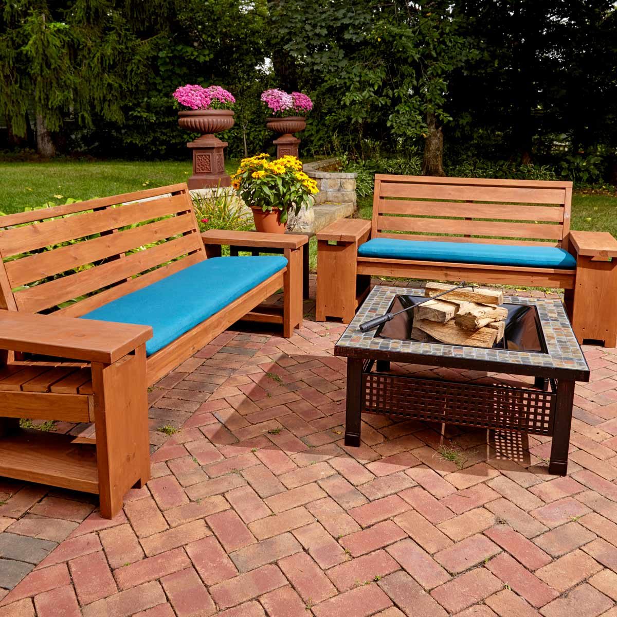 Patio Combo With Built-In End Table