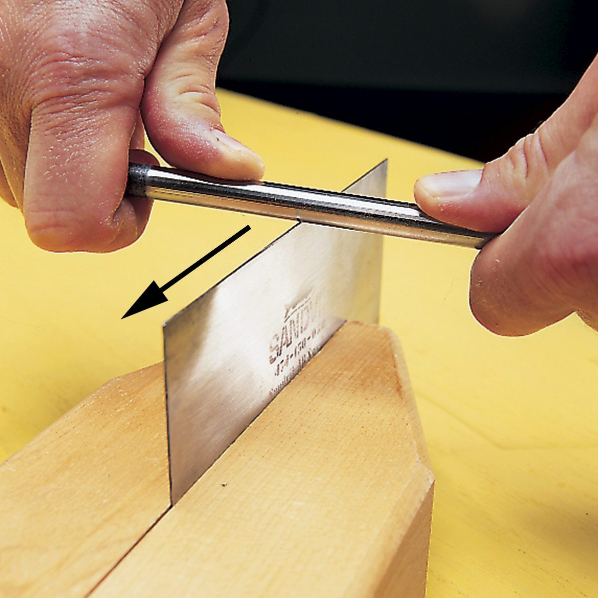 burnishing a cabinet scraper