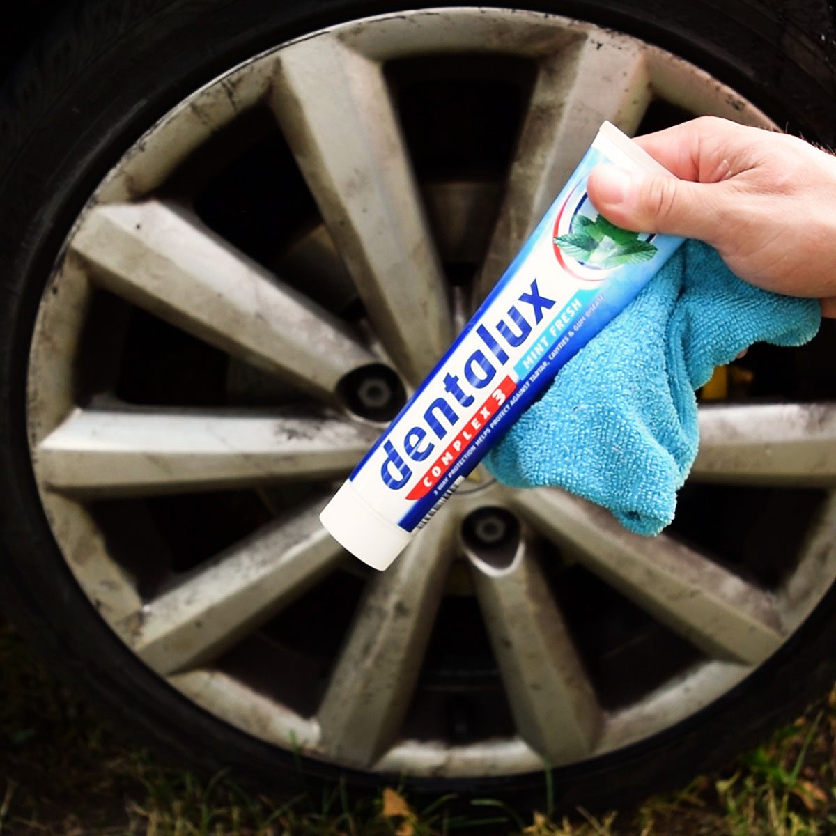 Remove Brake Dust