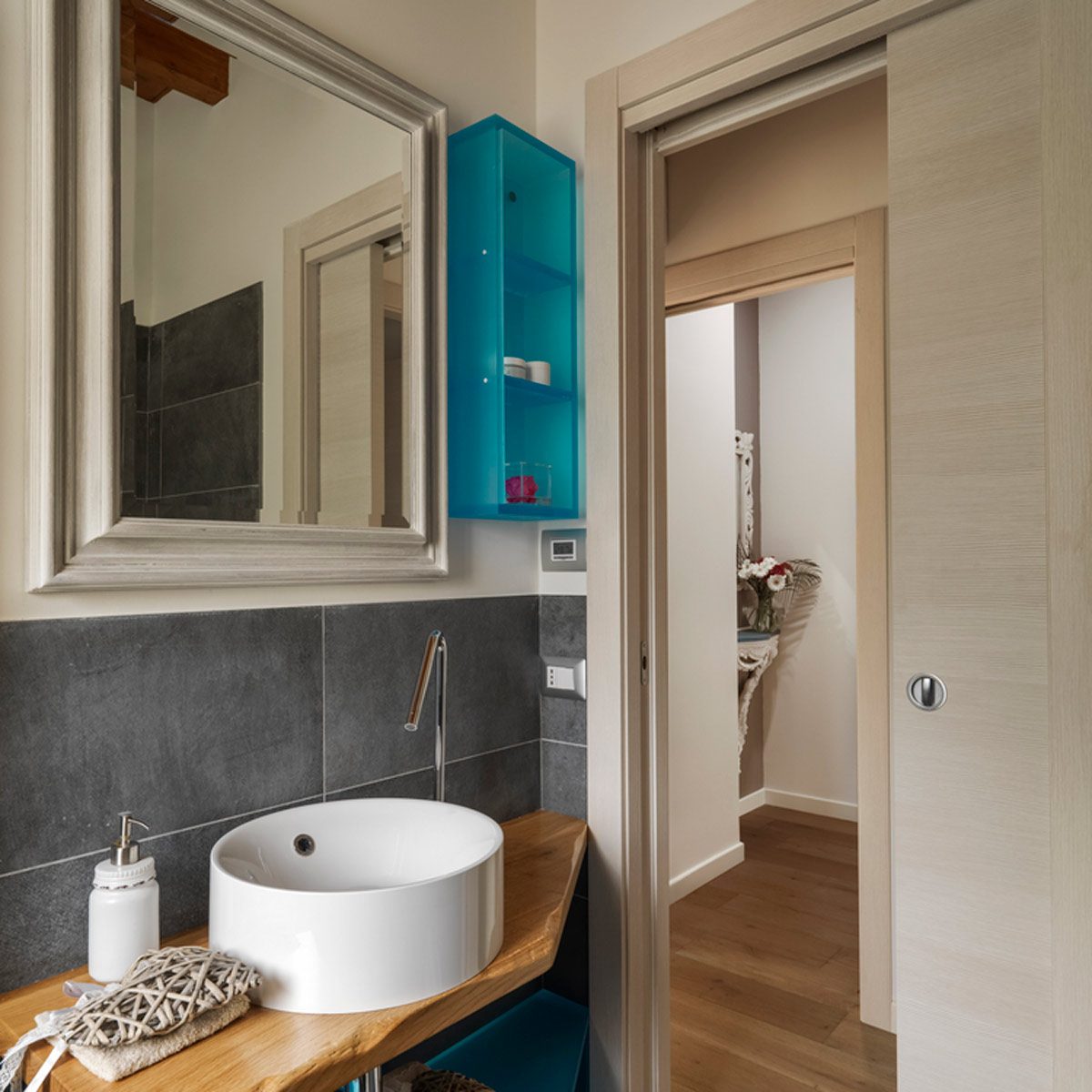 door small master bathroom ideas