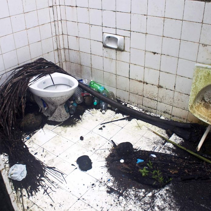 Broken-Toilet