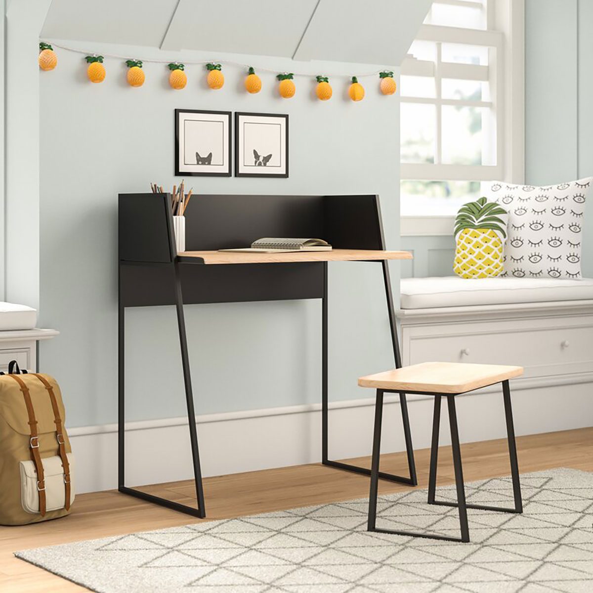 Simple desk