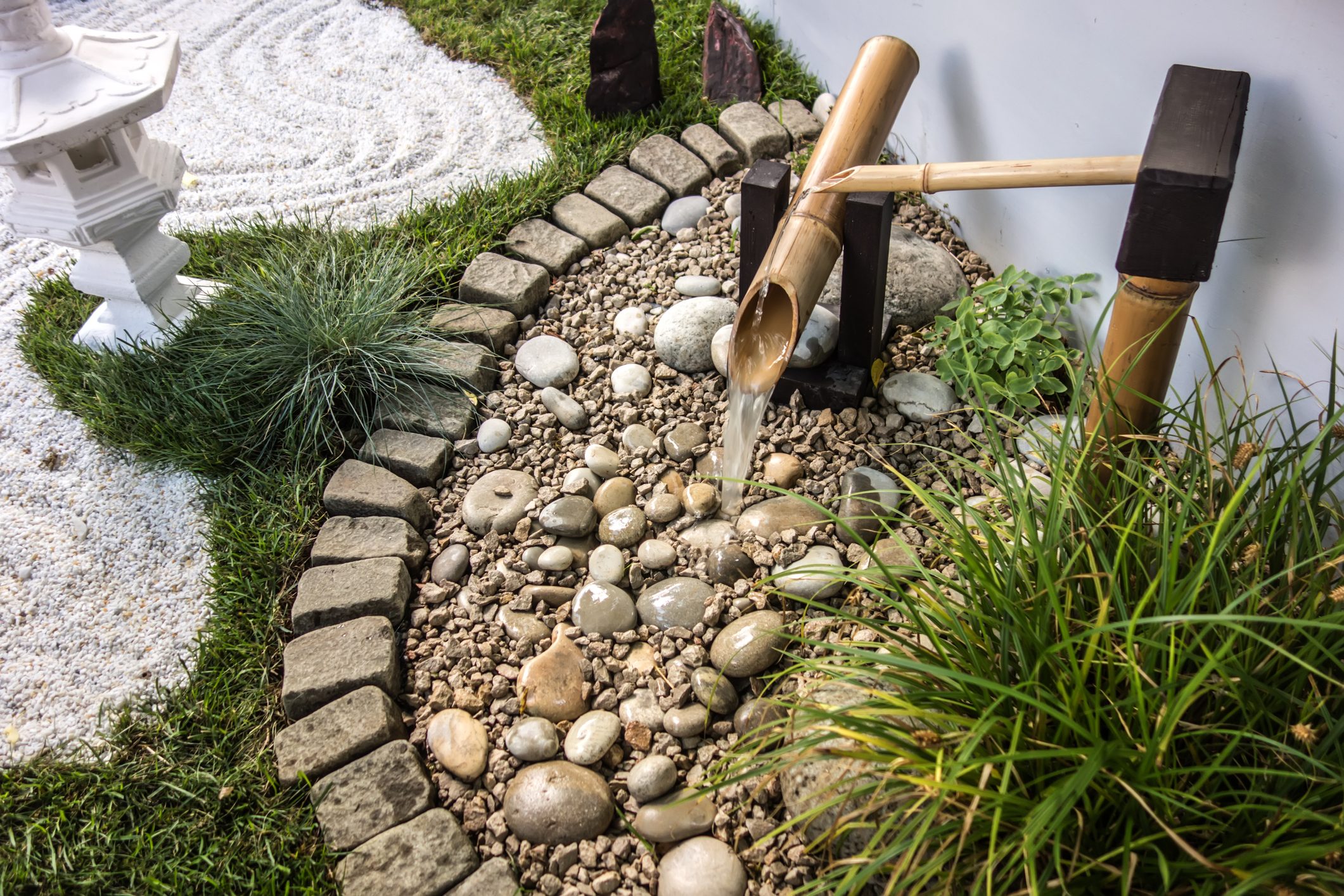 Shishi Odoshi Japanese Bamboo Water Fountain in Zen Garden