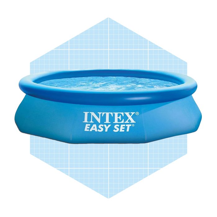 A blue inflatable pool filled with water sits against a light, geometric background, labeled with “INTEX EASY SET.”
