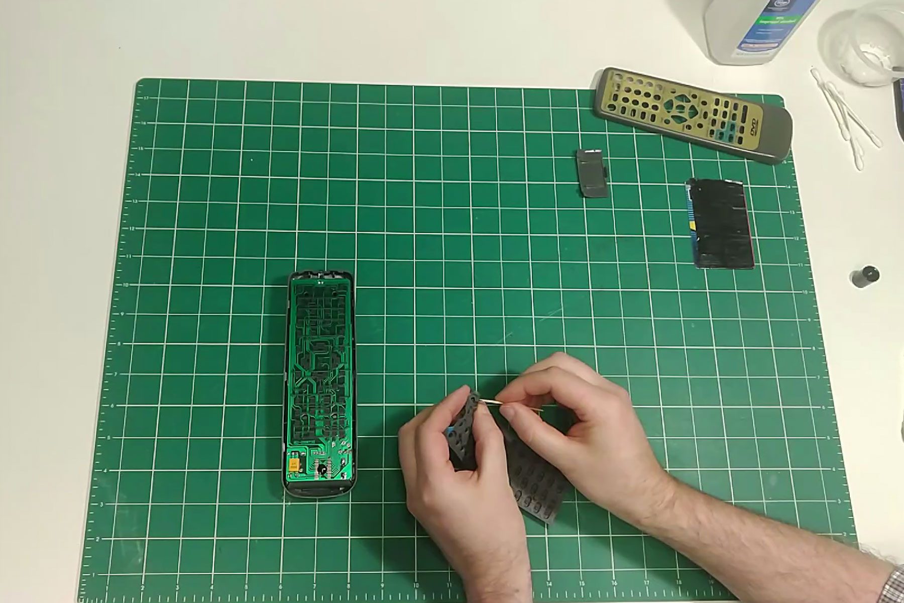 Painting the rubber pad with toothpick