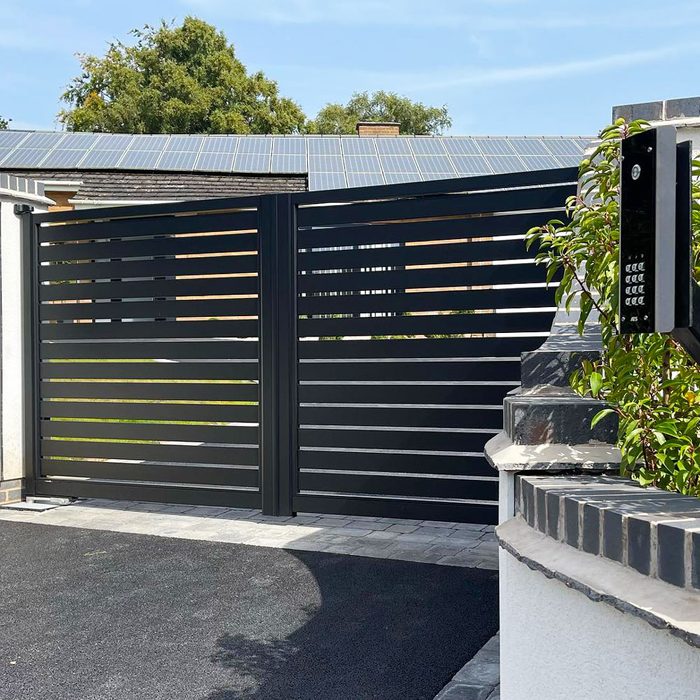 Contemporary Automatic Gate Courtesy Heartlandsgates Instagram