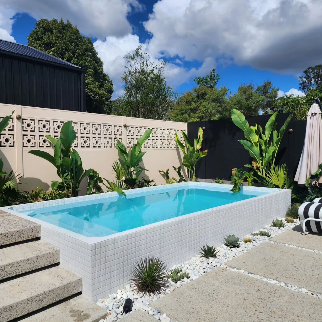 9 Plunge Pool Ideas Semi Inground Plunge Pool Courtesy @jimmyandtam Instagram 1