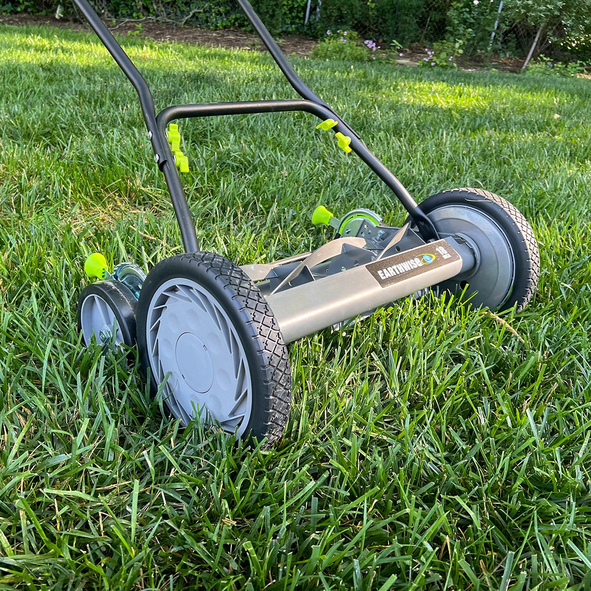 I Review the Best Lawn Mowers for a Living. Here’s My Experience with the Earthwise Reel Mower