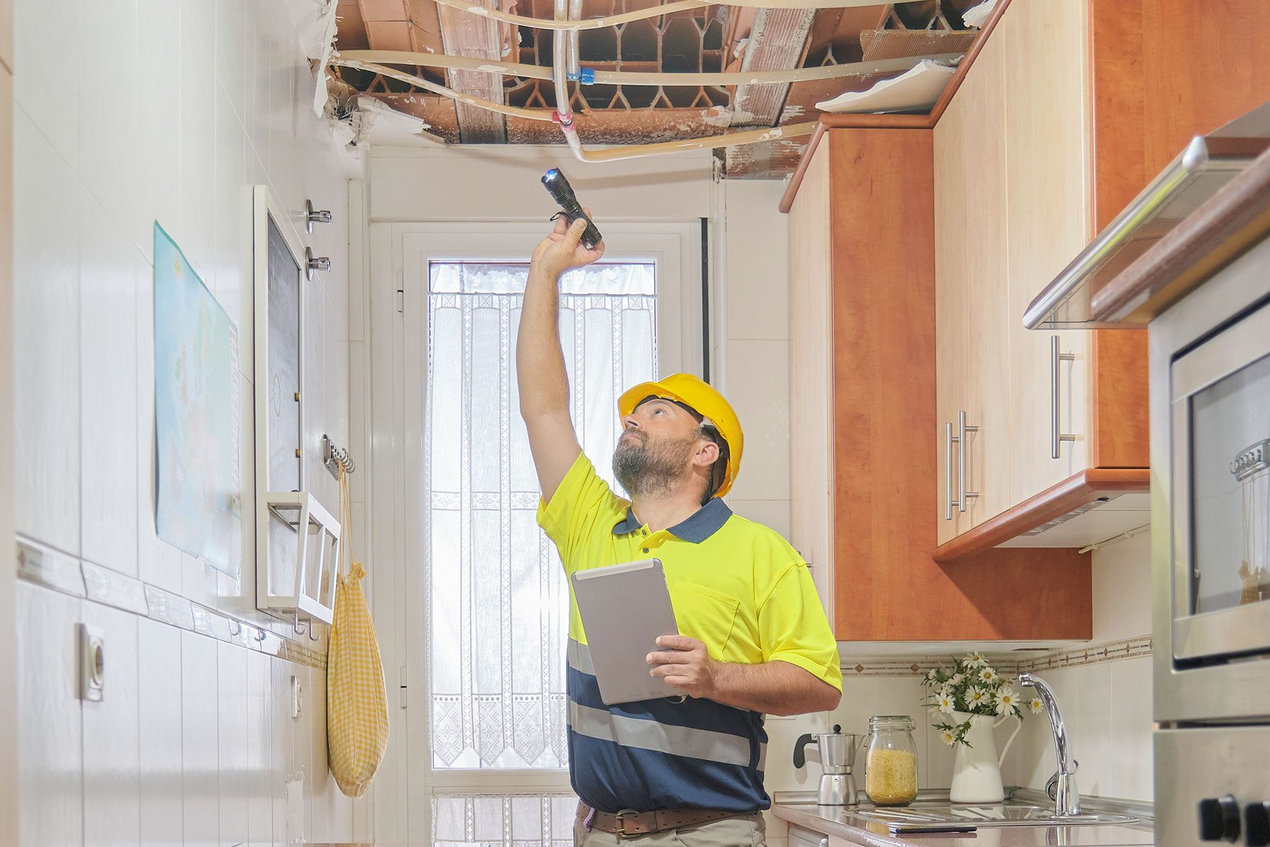 10 Tips For Cleaning Up After A Hurricane Or Other Natural Disaster Gettyimages 1344126439