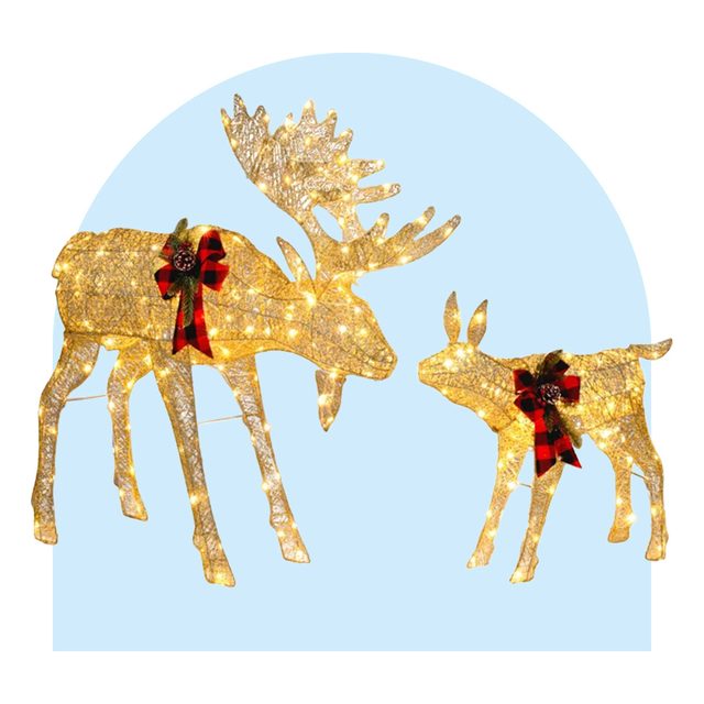 Decorating With Woodland Animals For Christmas You Need These Cuties Asap Christmas Moose Family Lighted Display Set
