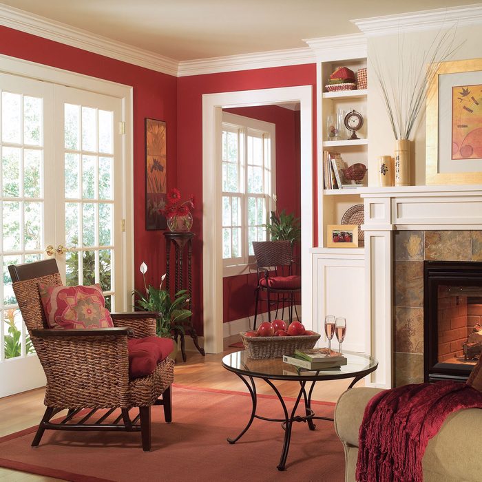 Crown trim molding