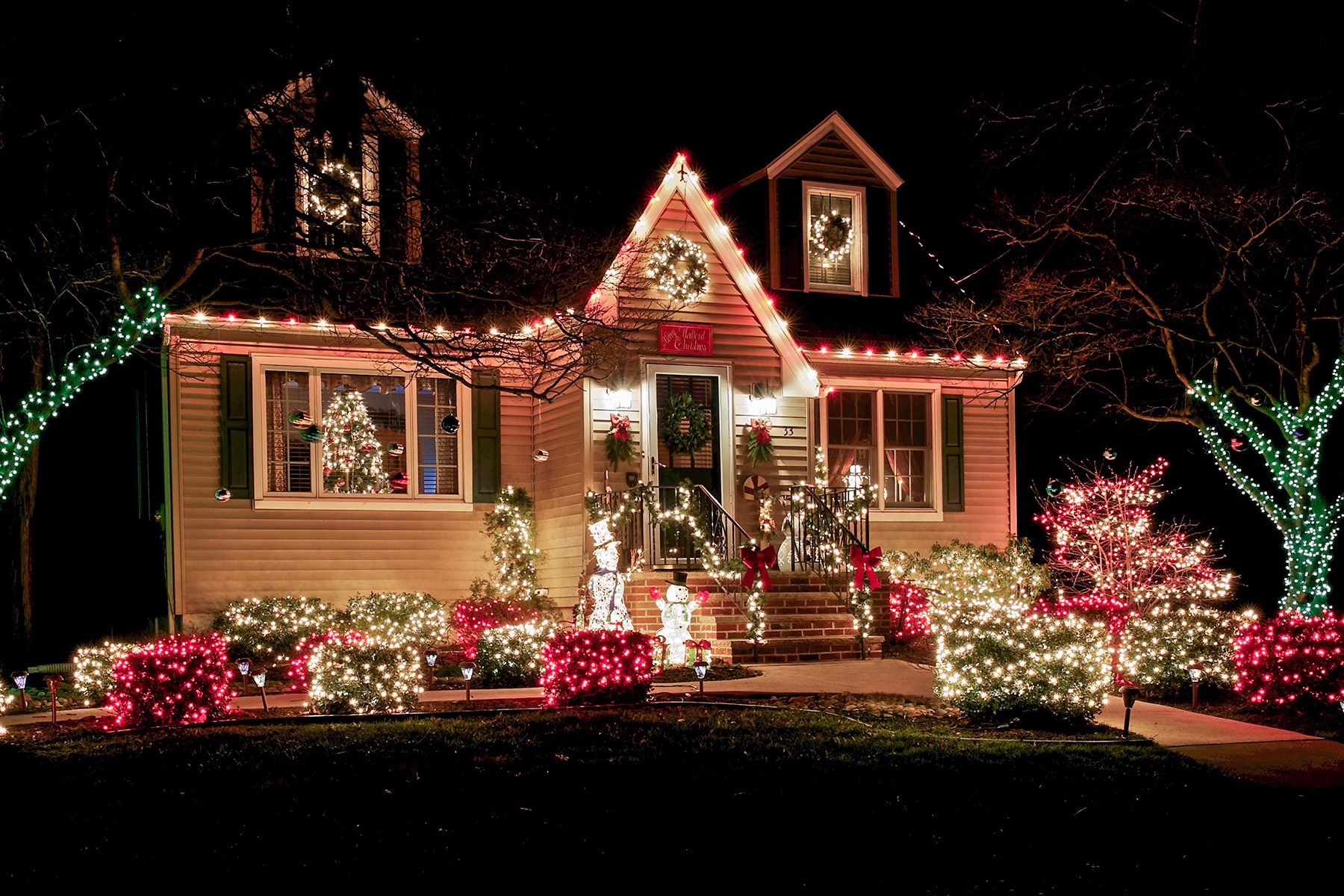 Will Your Holiday Decorations Make for a Big Electric Bill? A Cost Breakdown