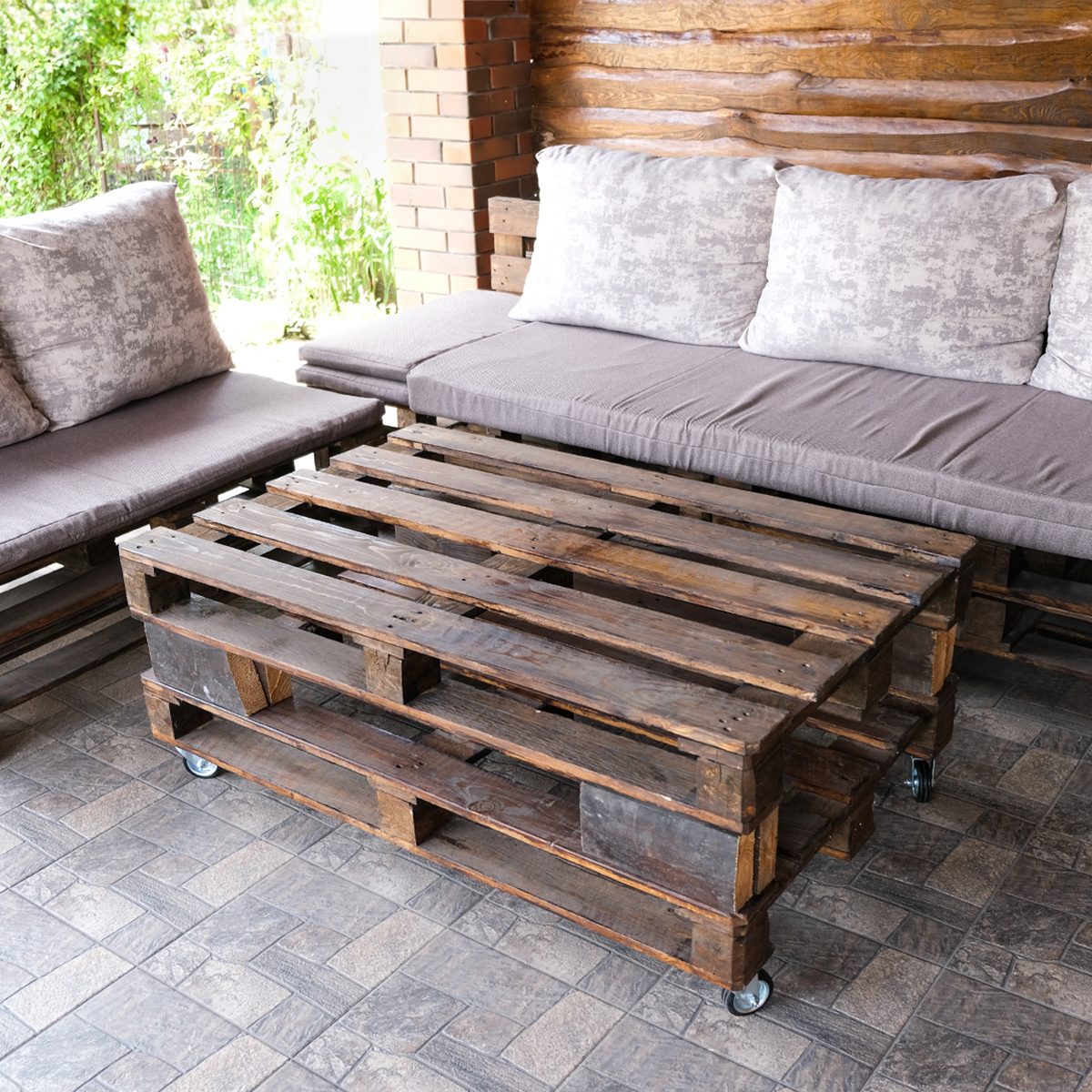10 Easy DIY Table Projects You Can Build In a Day